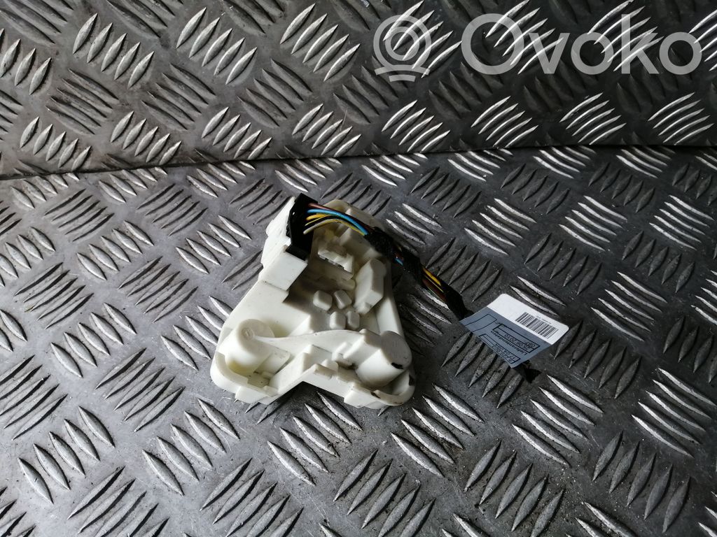 BMW 3 E90 E91 Tail light bulb cover holder 