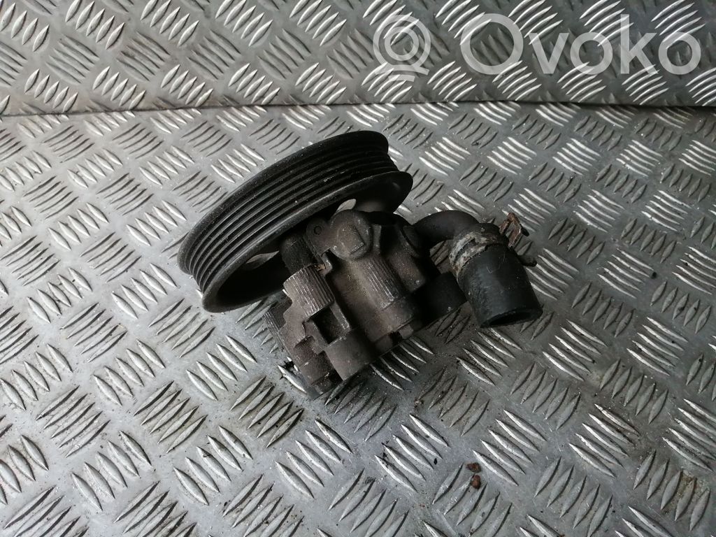 Chrysler Voyager Power steering pump 