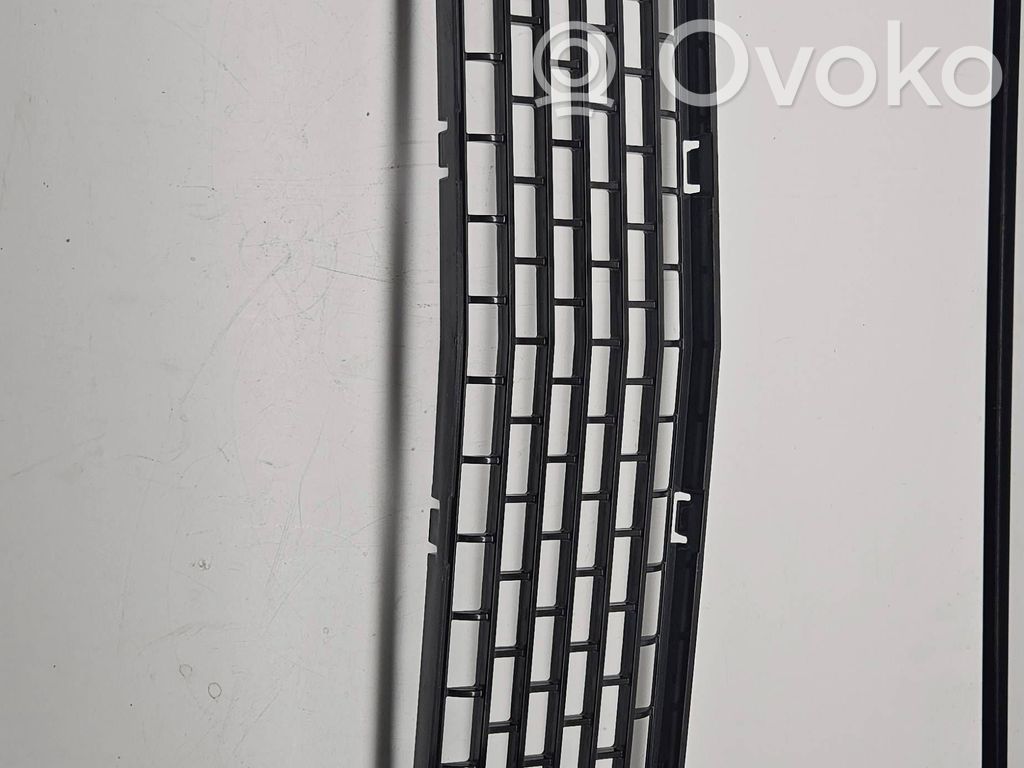 Dodge Challenger Front bumper lower grill 