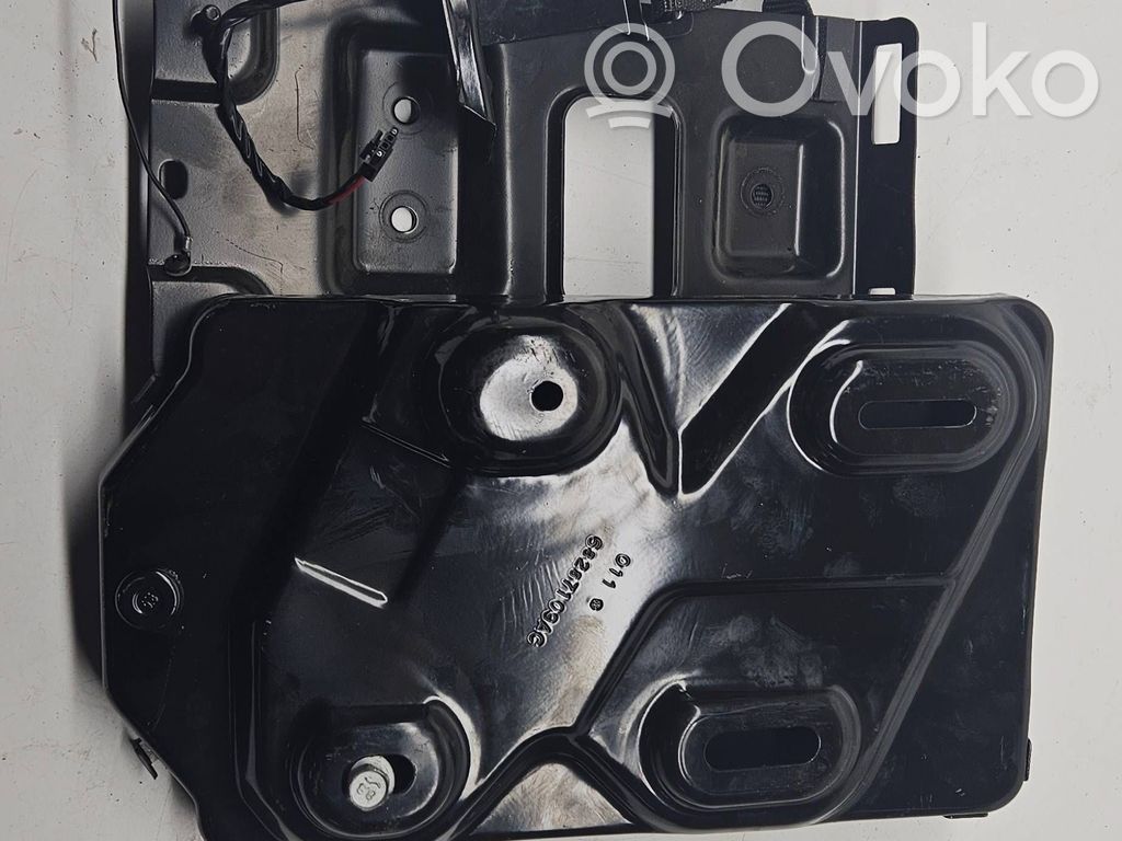 Chrysler Pacifica Battery tray 