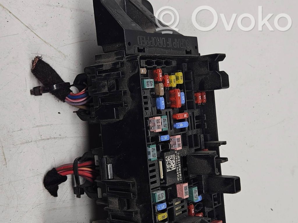 Chrysler Pacifica Fuse box set 