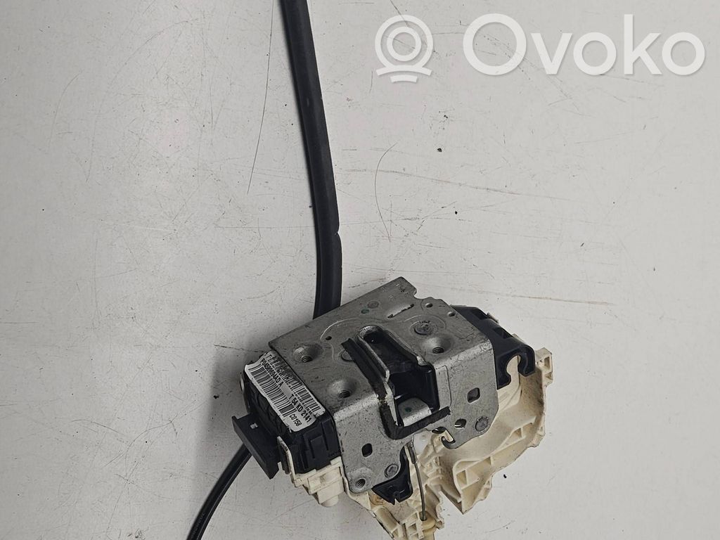 Chrysler Town & Country V Front door lock 