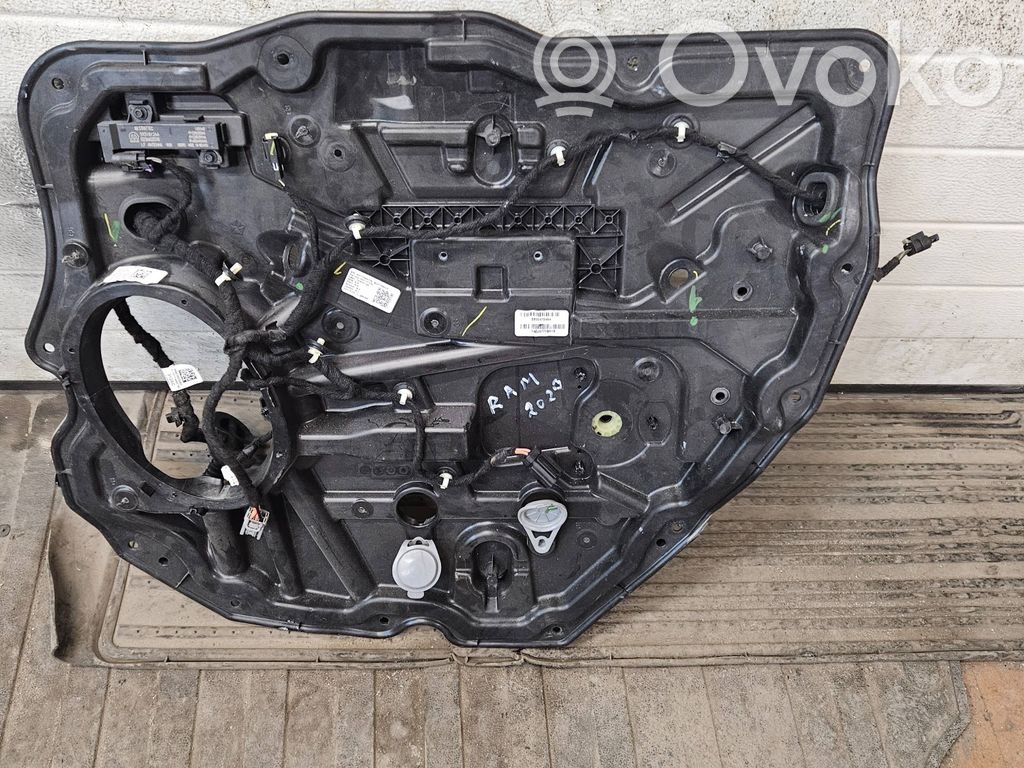 Dodge RAM Meccanismo di sollevamento del finestrino posteriore senza motorino 