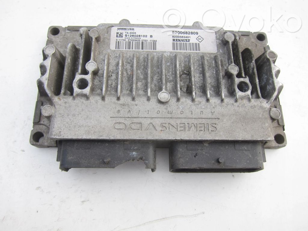 Renault Clio III Motorsteuergerät/-modul 