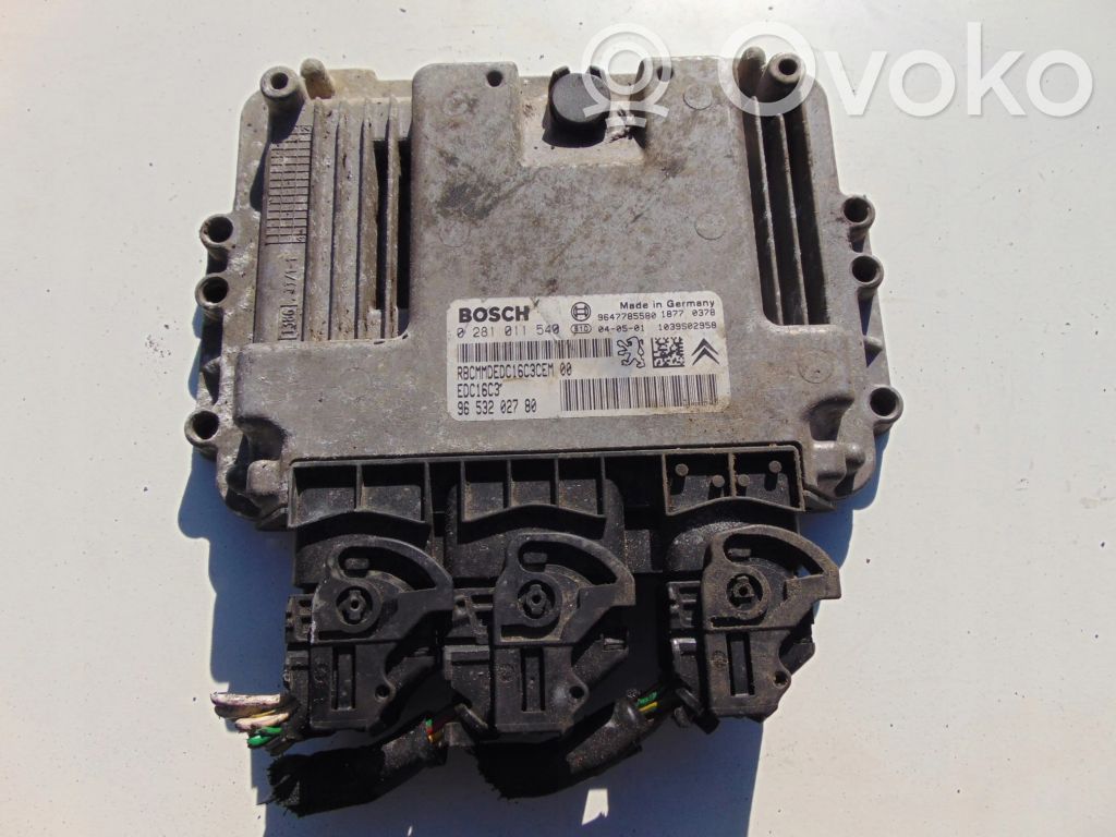 Volkswagen Touran I Engine control unit/module 
