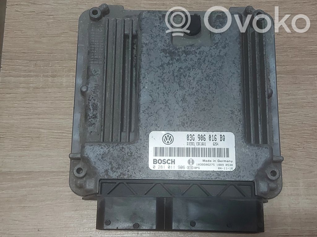 Volkswagen Touran I Engine control unit/module 