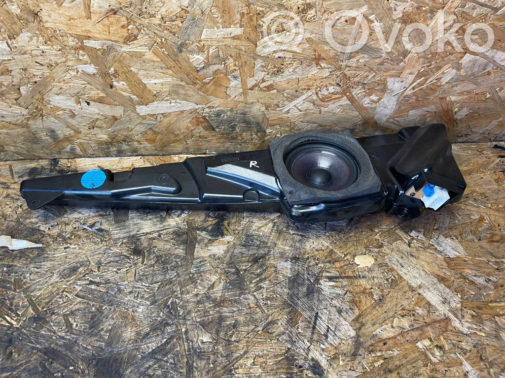 BMW 5 E39 Front door speaker 