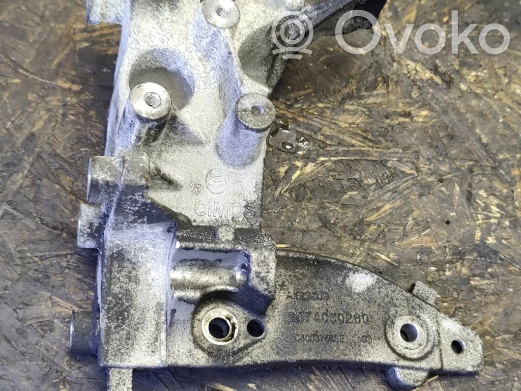 Peugeot 3008 I Engine mounting bracket 