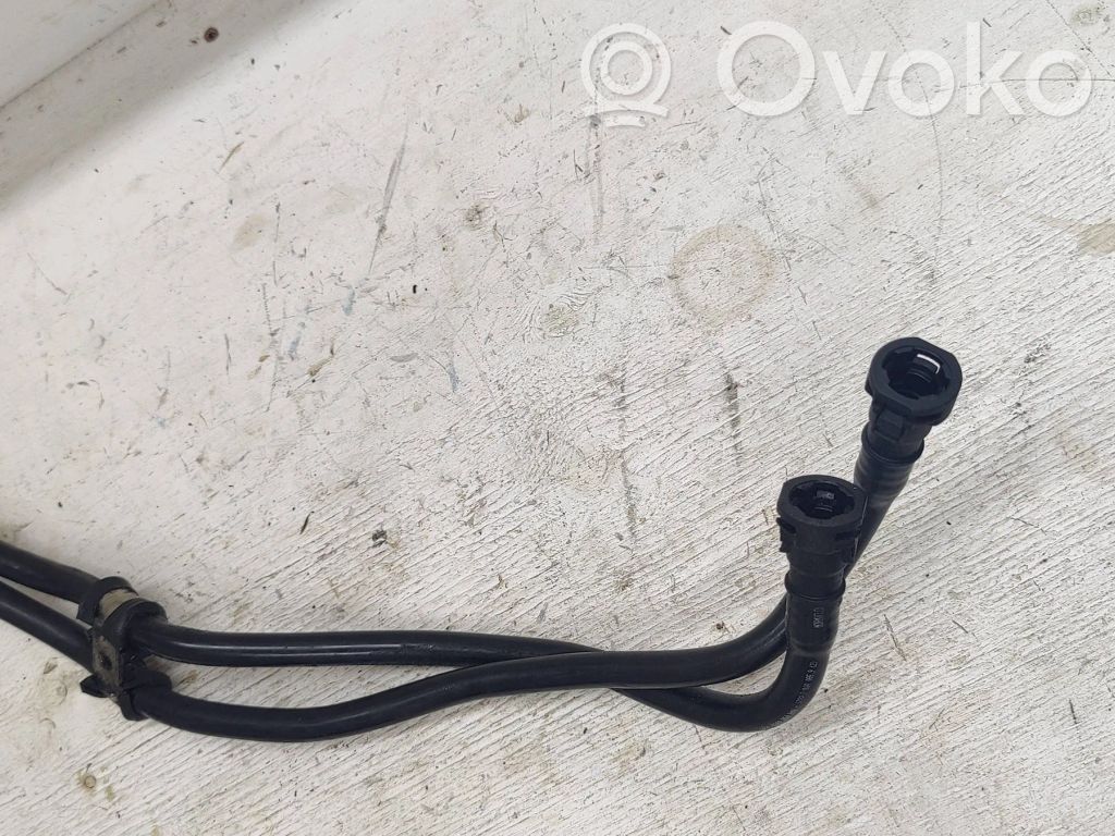 BMW 3 E90 E91 Gearbox oil cooler pipe/hose 