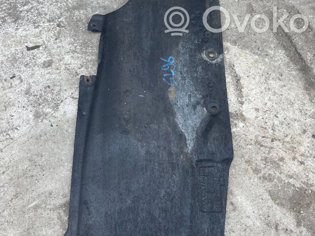 BMW 3 GT F34 Cita veida apakšas detaļa 