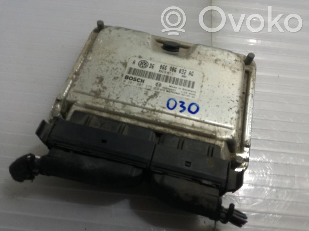 Volkswagen Golf IV Engine control unit/module 