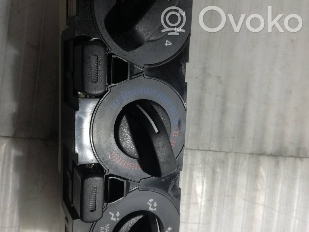 Nissan Altima Climate control/heater control trim 