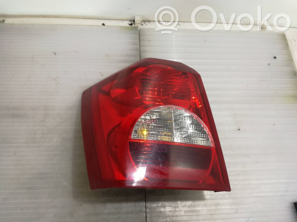 Dodge Caliber Lampa tylna 