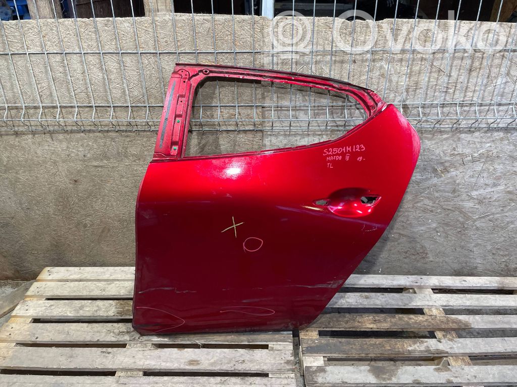 Mazda 3 Aizmugurējās durvis 