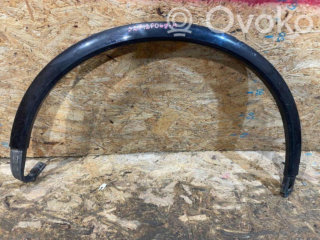 Listwa błotnika tylnego   7P5853828K,S2512F068M,7P5853828J