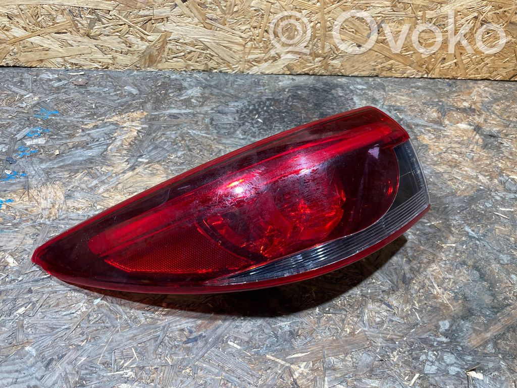 Mazda 6 Aizmugurējais lukturis virsbūvē 