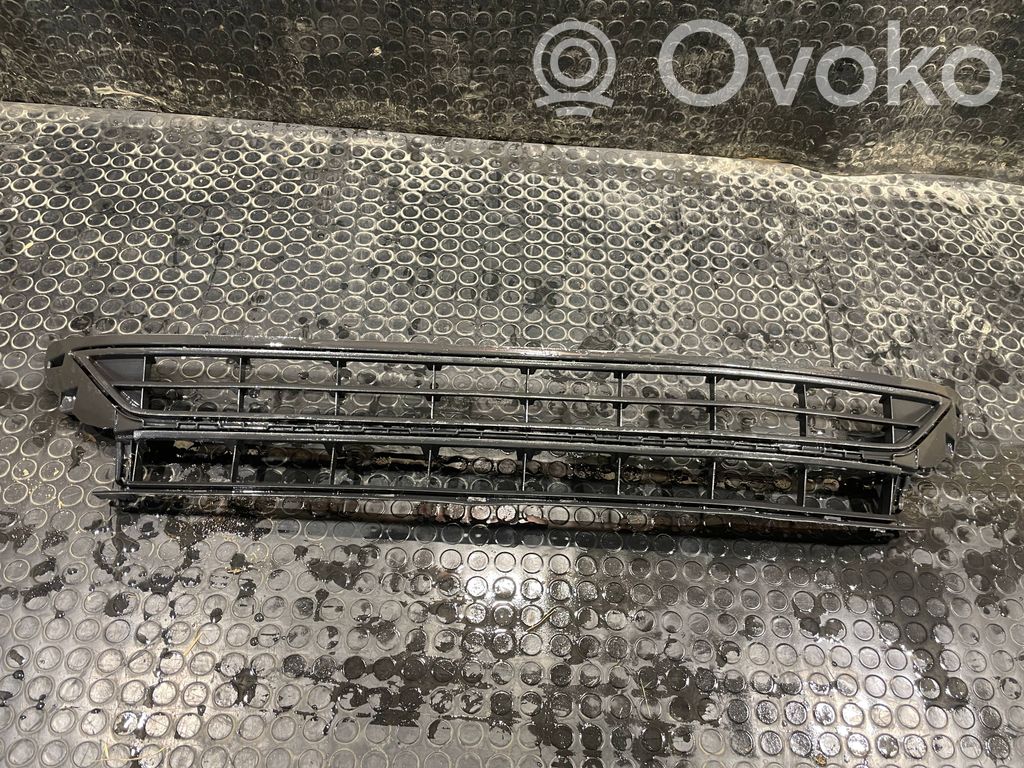 Volkswagen Polo VI Kratka dolna zderzaka przedniego 