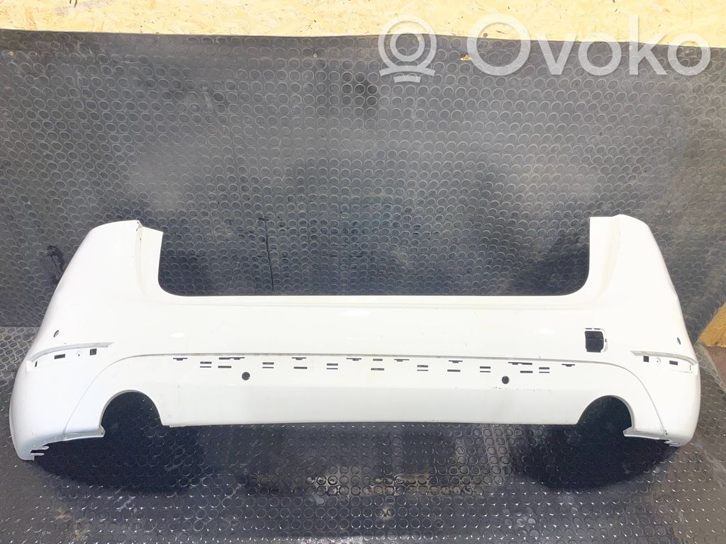 BMW 2 F46 Parachoques 